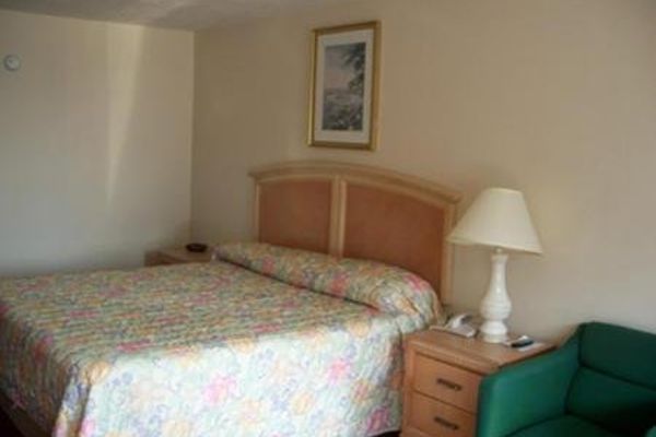 Americas Best Value Inn V1305 (Evergreen)